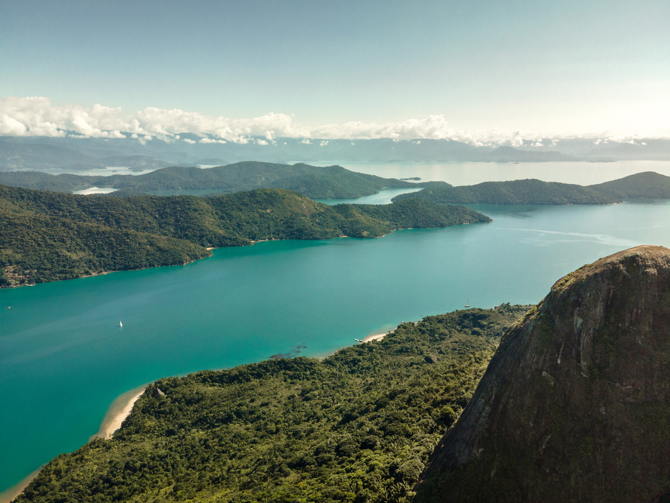 Pico do Papagaio Trail