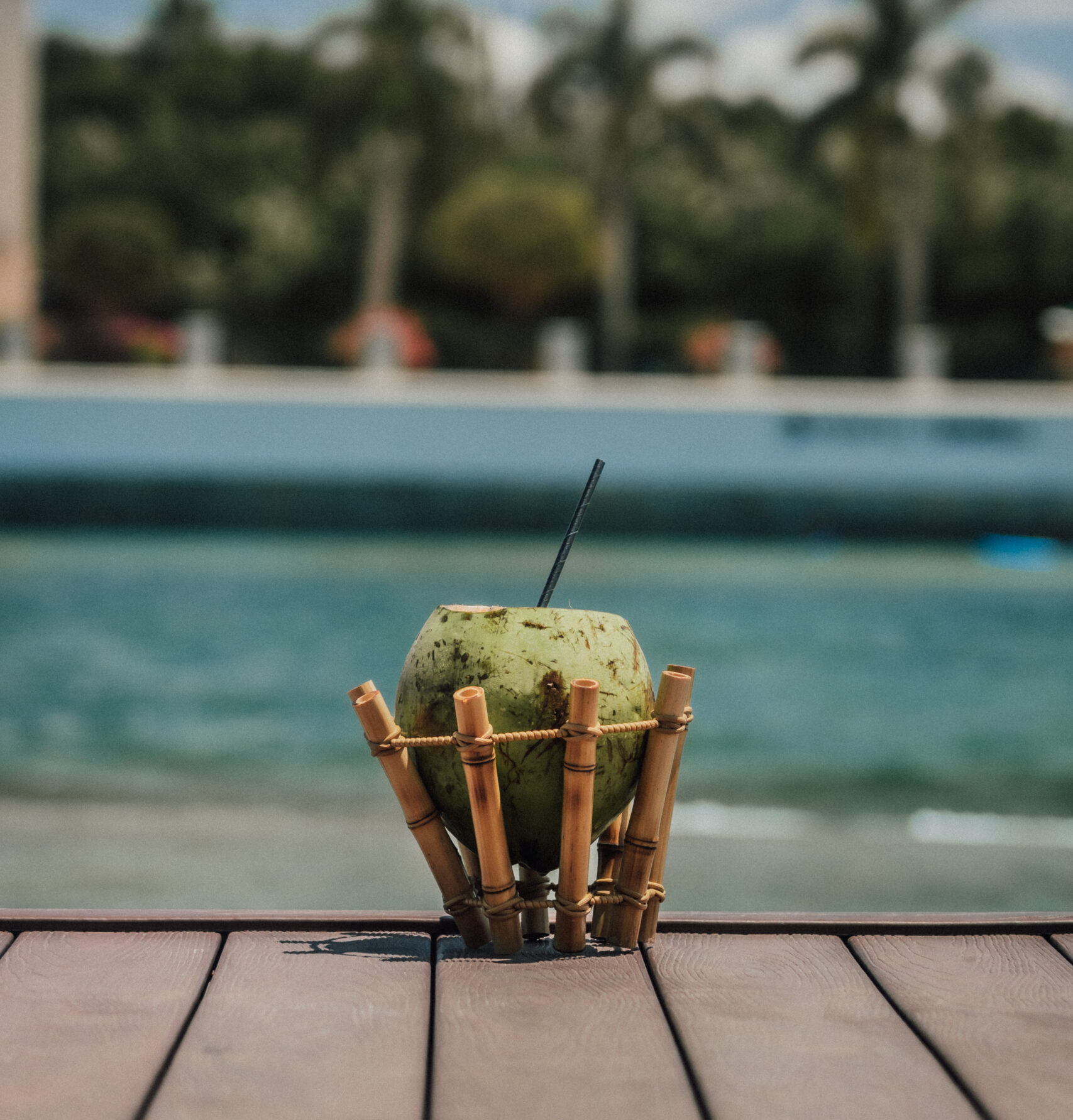 Pool bar